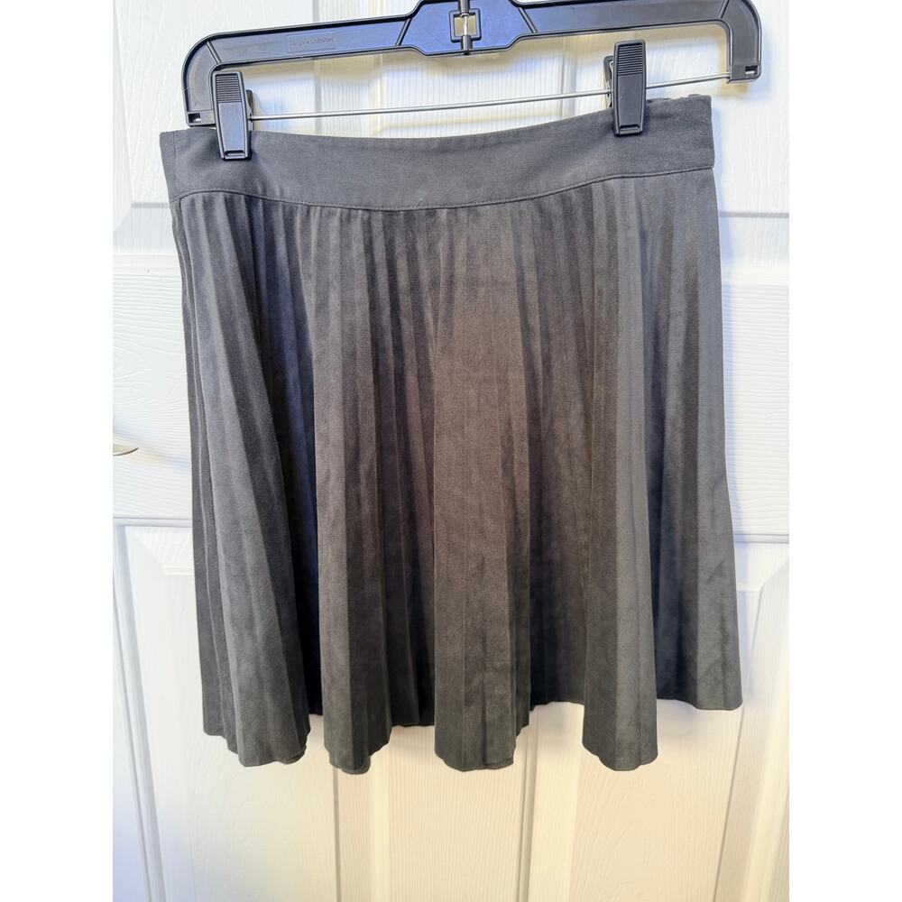 Vineyard Vines Faux Suede Pleated Skirt – Women’s Small
